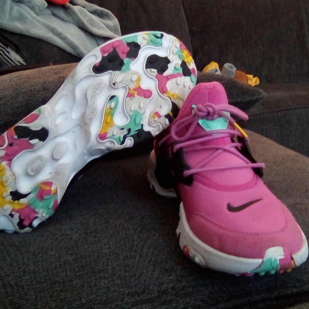 NIKE PRESTO GIRLS SIZE 6.5